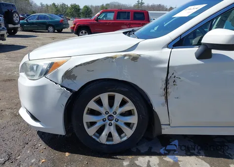 2015 Subaru Legacy 2.5I Premium z USA, uszkodzony, nr VIN 4S3BNAC68F3010394